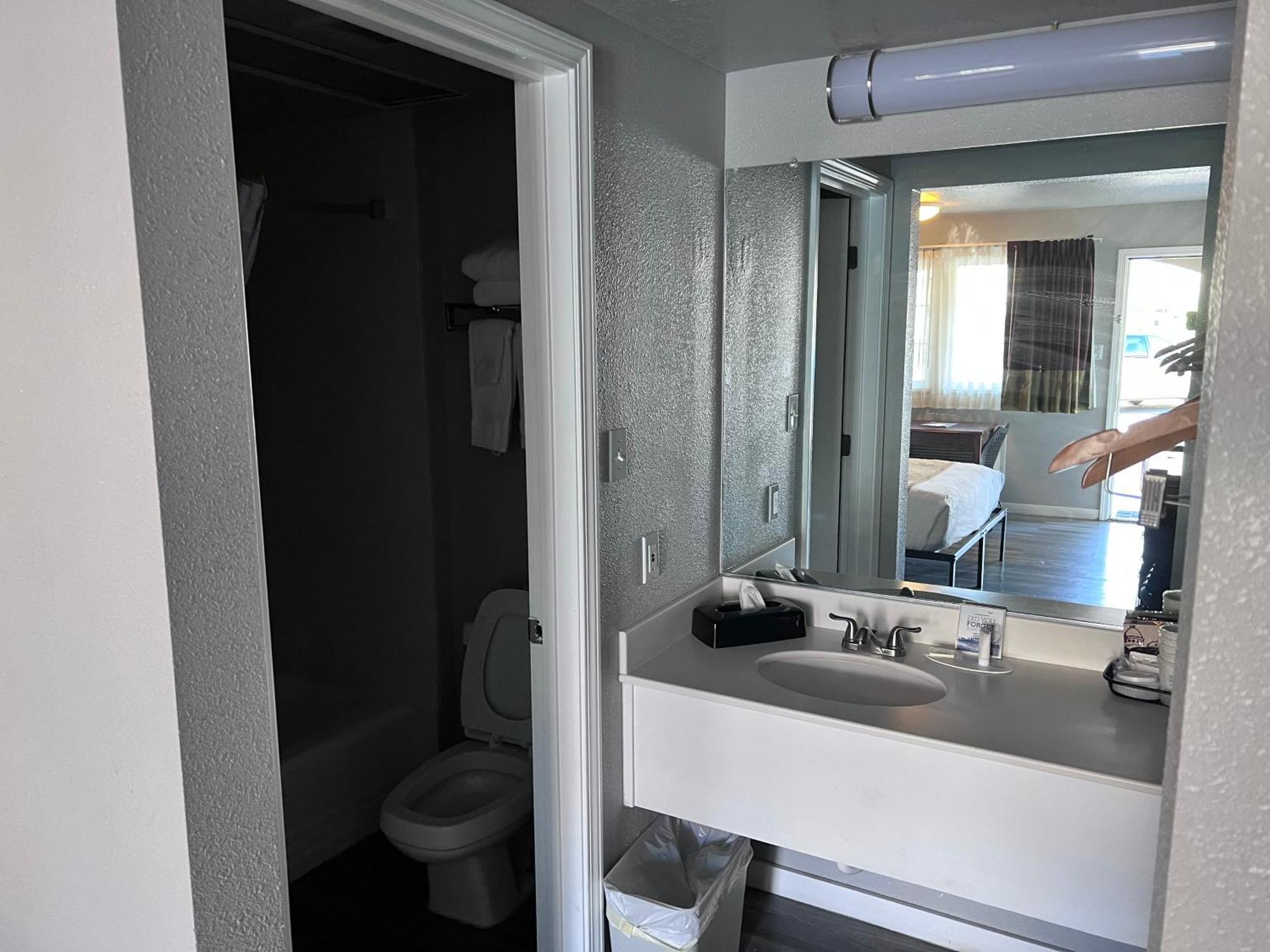 Travelodge By Wyndham Redding Ca Eksteriør bilde